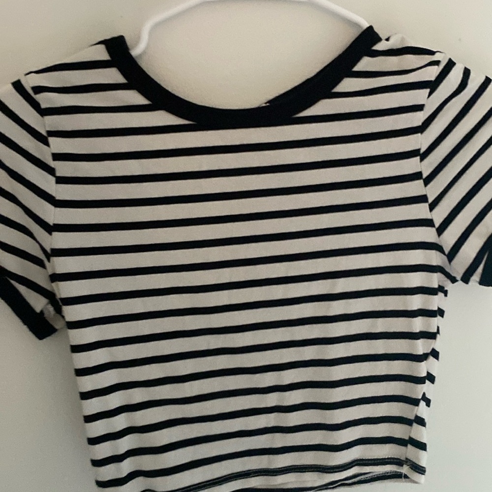 Black striped shirt cropped